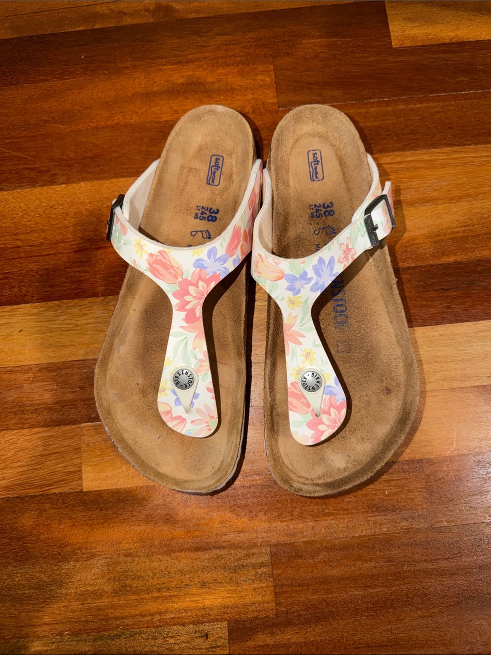 Ladies size 38 Gizeh Birkenstock. Great condition
